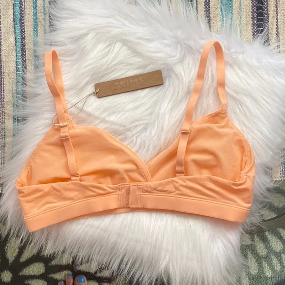 SKIMS fits everybody crossover bralette size small - Picture 2 of 5